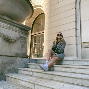 Meet your Posher, Elizabeth